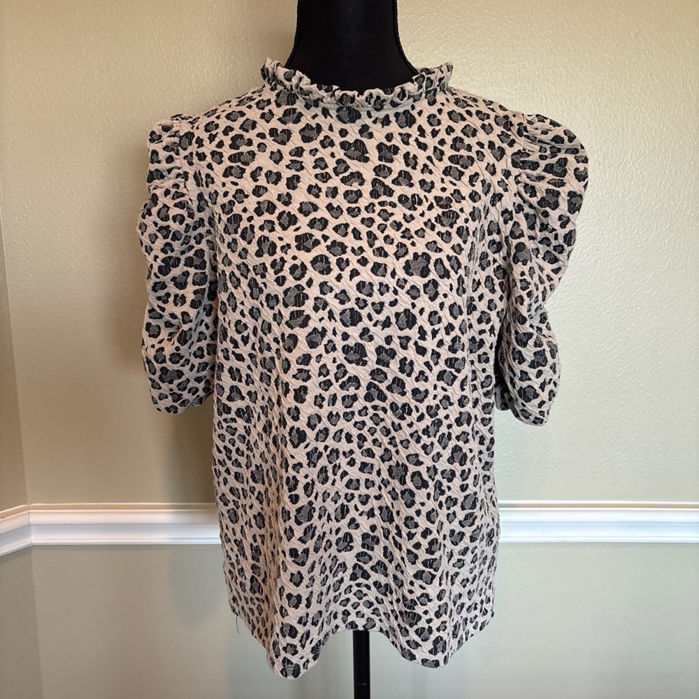 THML Leopard Print Puff Sleeve Top Size L Mock Neck Textured